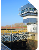 Force monitoring on lock gate